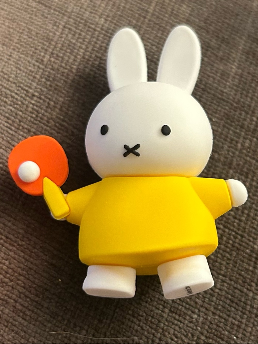 Miffy doing things blind box playing ping pong figuribe